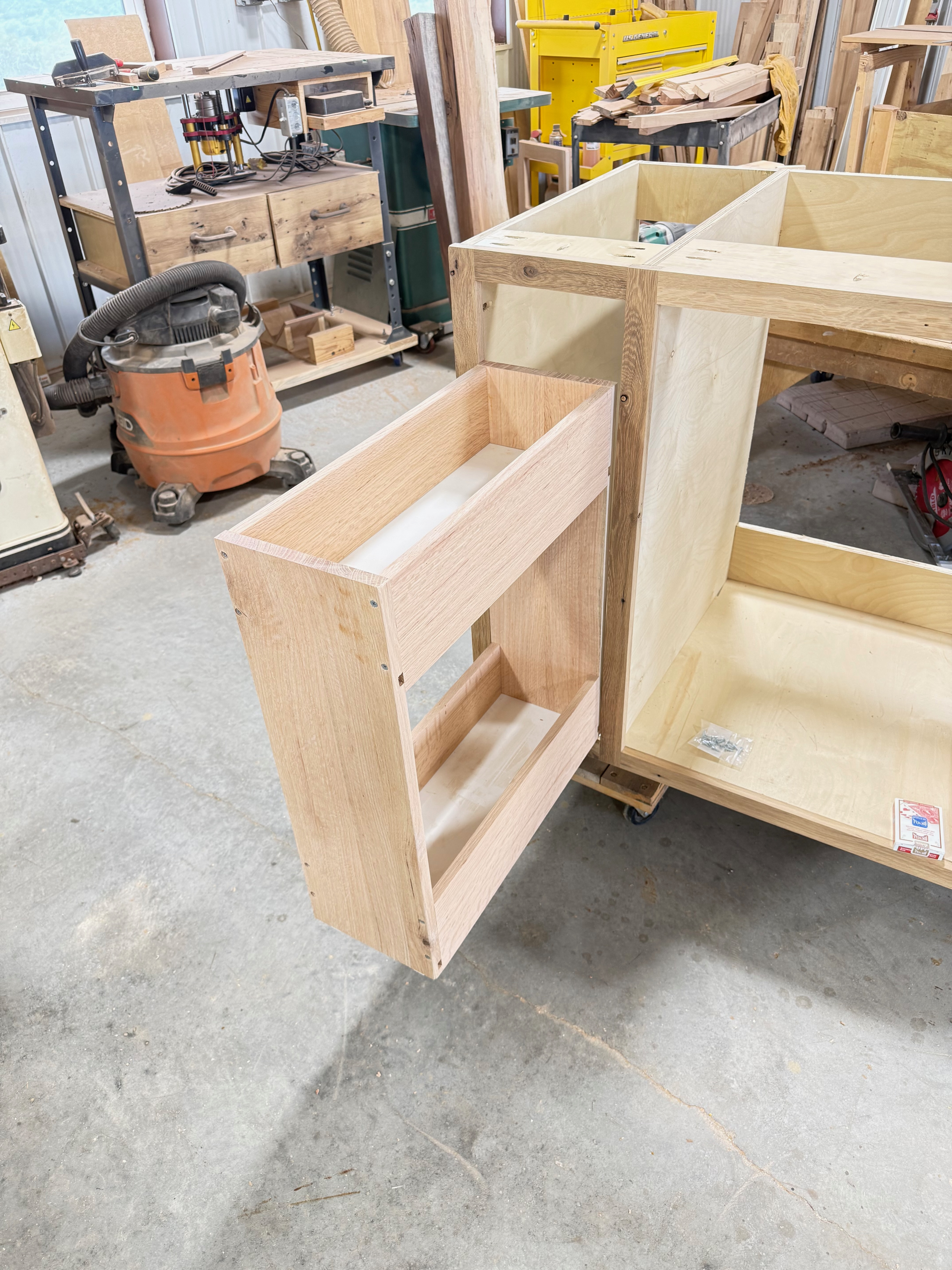 Pull-Out Drawer Box