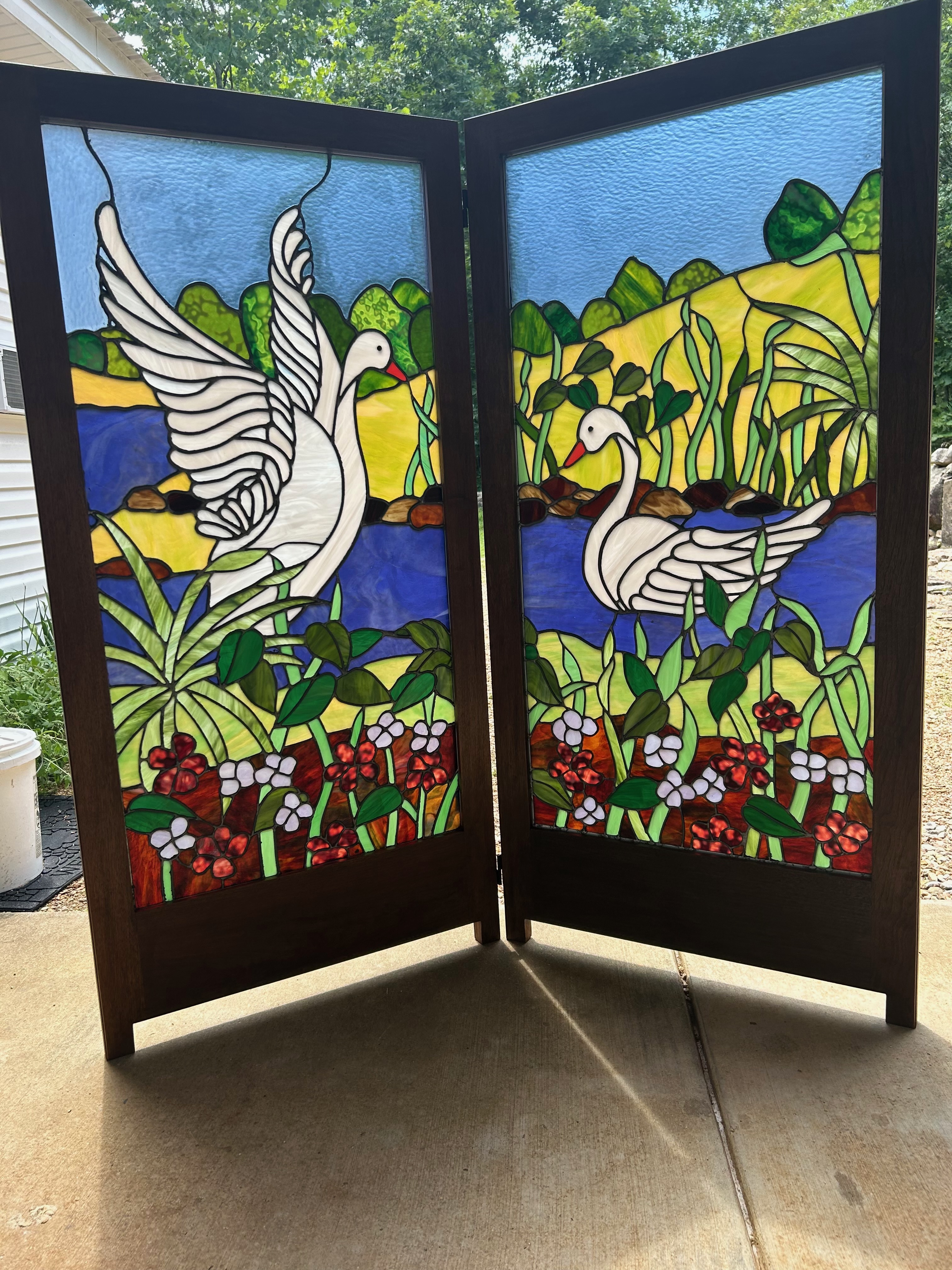 Swan Screen
